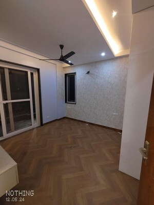 Room in 3 BHK Builder Floor at Sector 15 – for Rent