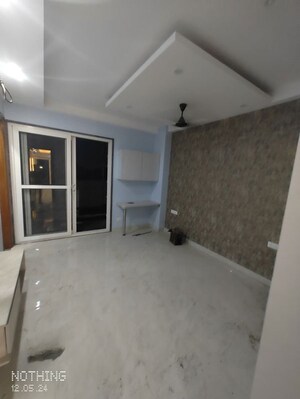 Room in 3 BHK Builder Floor at Sector 15 – for Rent