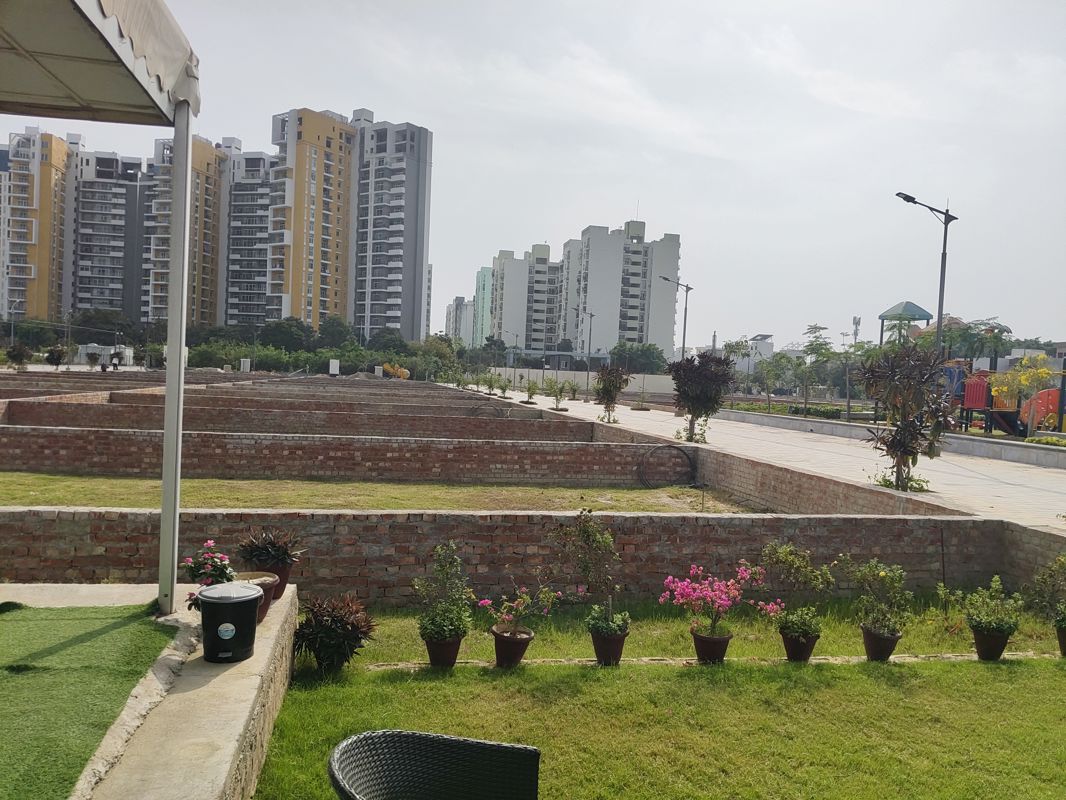 Plot For Sale in Pardos Okas Enclave