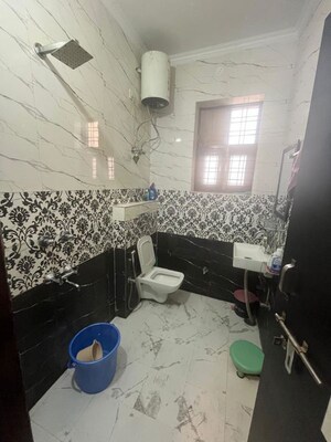 Team Area in 1 BHK Builder Floor at Sector 21 – for Rent