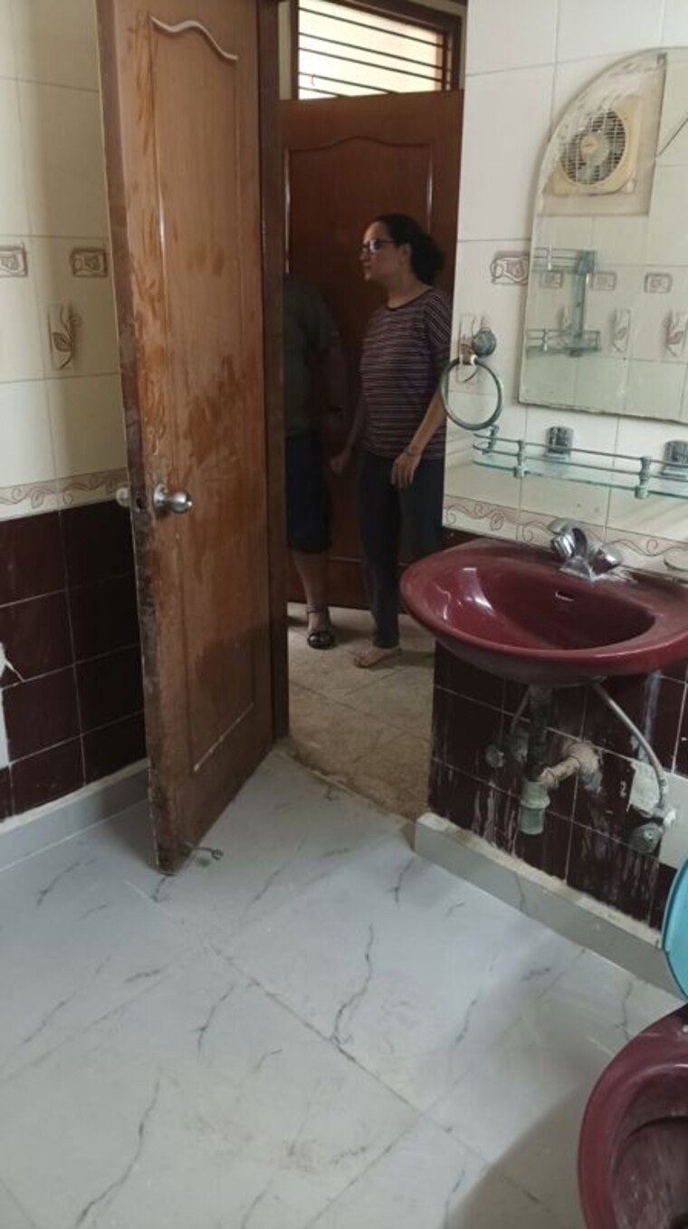 Bathroom, sector 4 dwarka 3 Bedroom 1450 Sq.Ft. Apartment In Sector 4 Dwarka Delhi 10143591