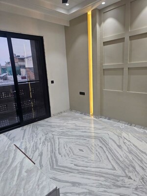 Parking in 3 BHK Builder Floor at Ram Vihar – for Sale