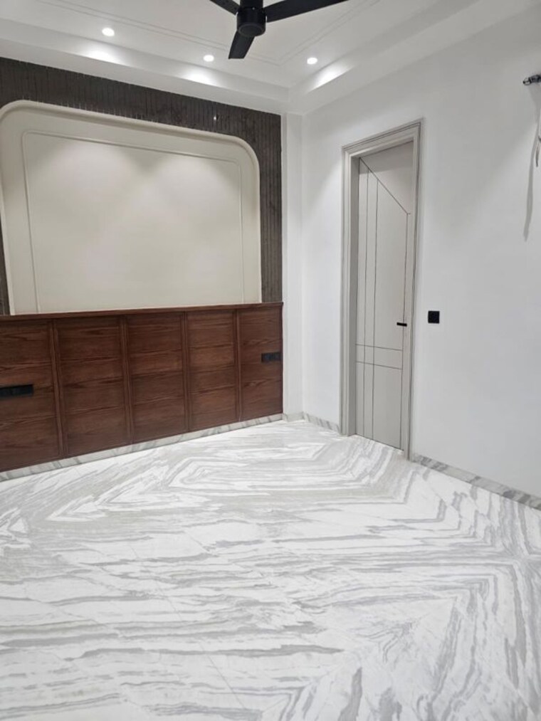 Room, ram vihar 3 Bedroom 1710 Sq.Ft. Builder Floor In Ram Vihar Delhi 9987679