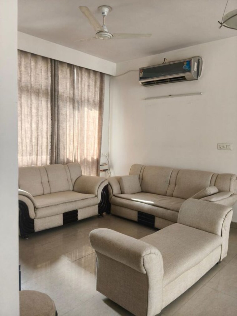 Living Room, gomti nagar 3 Bedroom 1800 Sq.Ft. Apartment In Gomti Nagar Lucknow 10143610