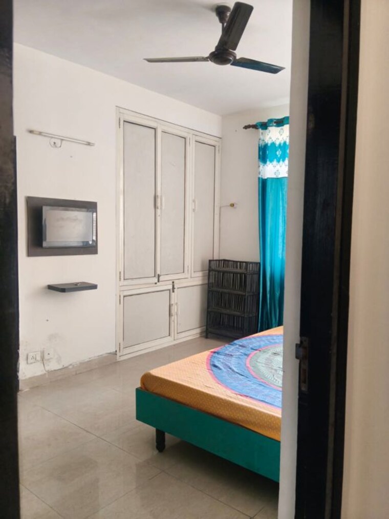 Room, gomti nagar 3 Bedroom 1800 Sq.Ft. Apartment In Gomti Nagar Lucknow 10143610