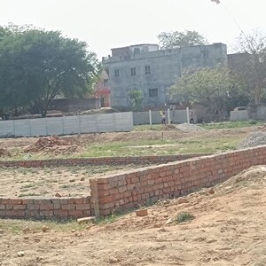  Plot For Sale in Rohania
