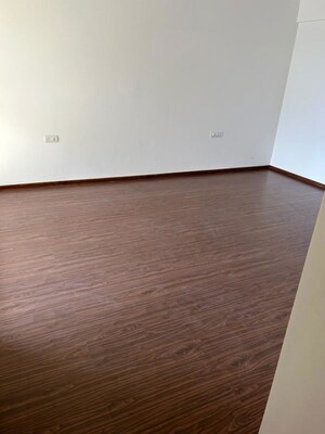 Room in 3.5 BHK Apartment at Ganga Platino, Kharadi – for Rent