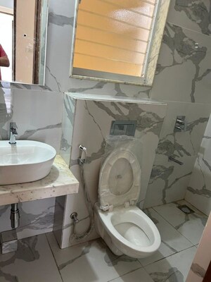 Master Bedroom in 3.5 BHK Apartment at Ganga Platino, Kharadi – for Rent