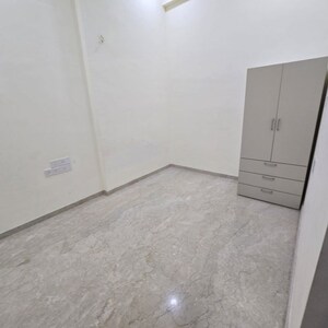 Room in 3.5 BHK Apartment at Kohinoor Square Altissimo, Dadar West – for Rent