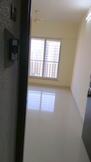 Room in 2 BHK Apartment at Unique Poonam Estate Cluster 2, Mira Road – for Rent