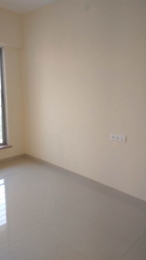 Room in 2 BHK Apartment at Unique Poonam Estate Cluster 2, Mira Road – for Rent