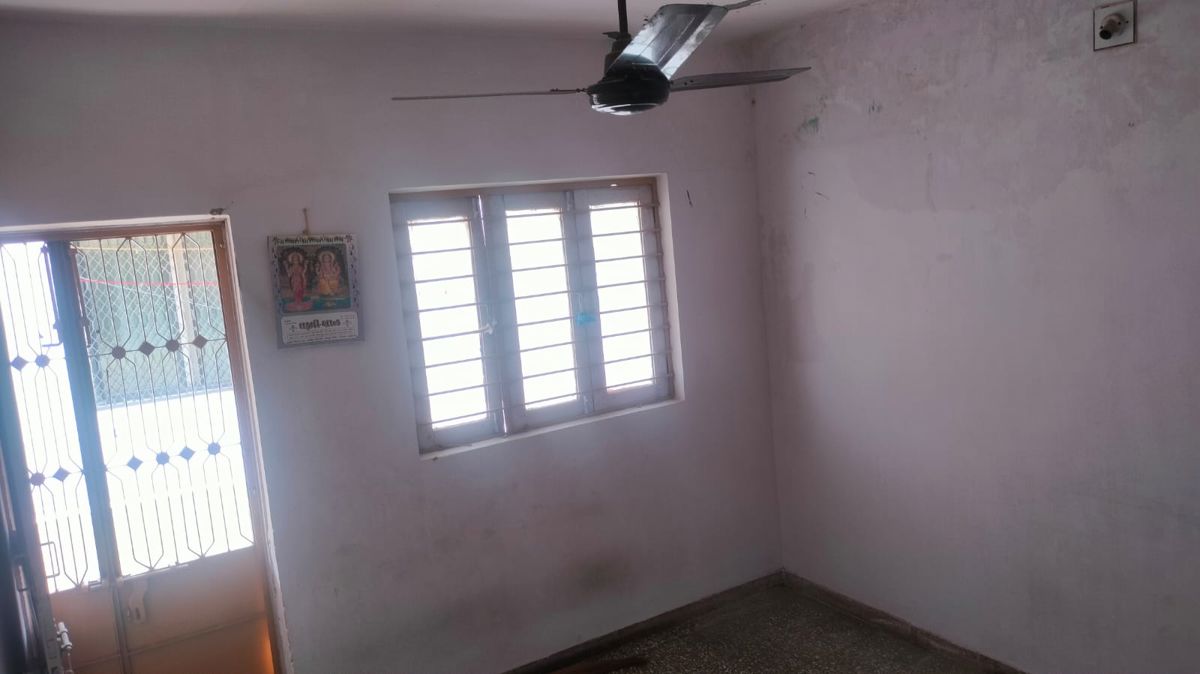 2 BHK + Store Room Villa For Rent in Satellite