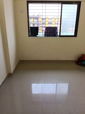 Room in 1.5 BHK Apartment at Dindoshi – for Rent