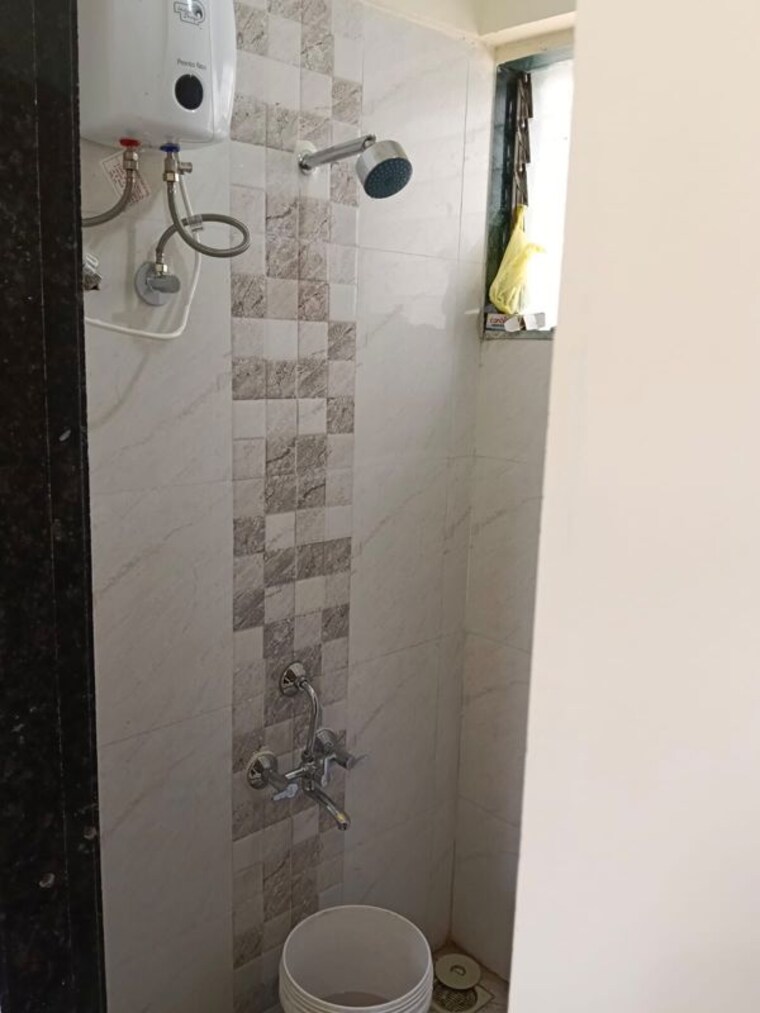 Bathroom, dindoshi 1.5 Bedroom 550 Sq.Ft. Apartment In Dindoshi Mumbai 10143670