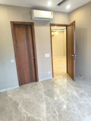 Room in 3 BHK Builder Floor at Greater Kailash I – for Sale