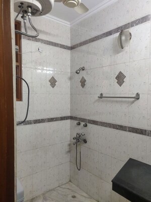 Furnished Amenities in 2 BHK Builder Floor at Lajpat Nagar 4 – for Rent