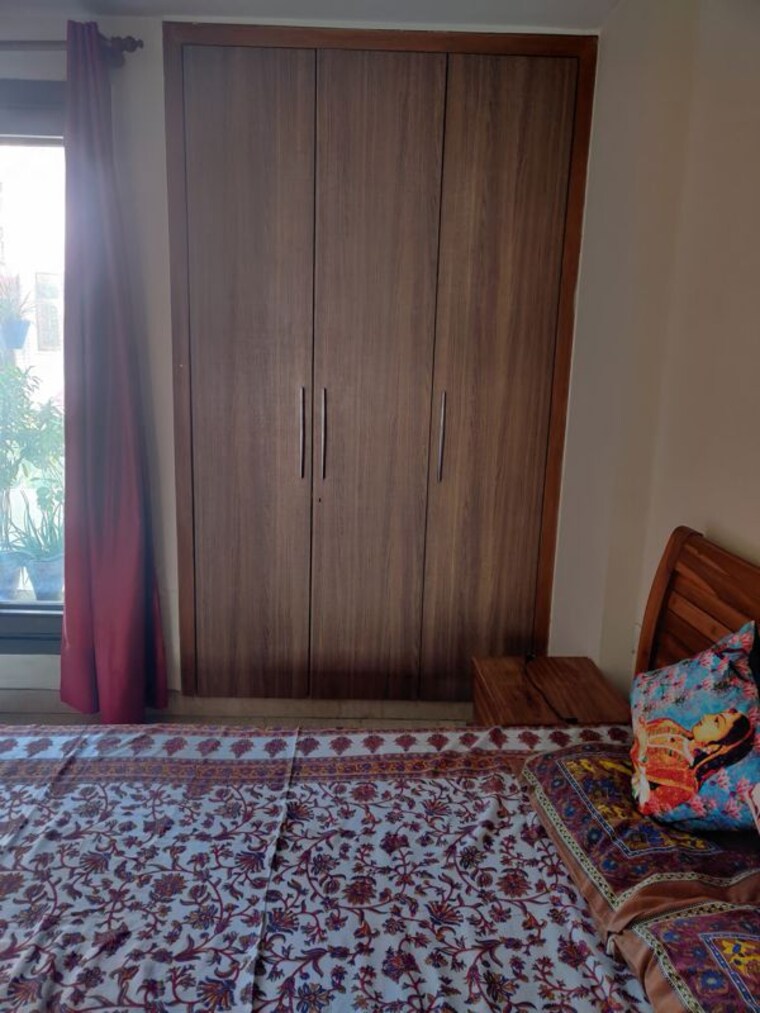 Bedroom, east of kailash 1 Bedroom 200 Sq.Yd. Builder Floor In East Of Kailash Delhi 10143728
