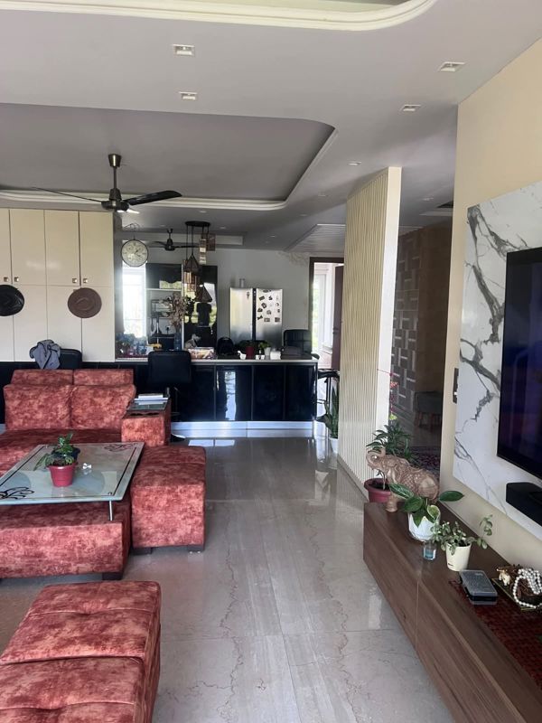 3.5 BHK + Pooja Room 2500 Sq.Ft. Builder Floor in Unitech Greenwood City Apartment
