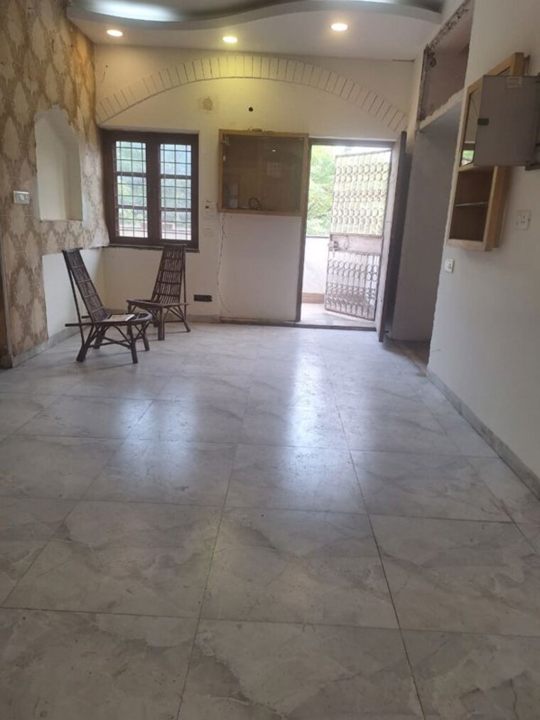 Room, vasant kunj 3 Bedroom 1200 Sq.Ft. Apartment In Vasant Kunj Delhi 10143758