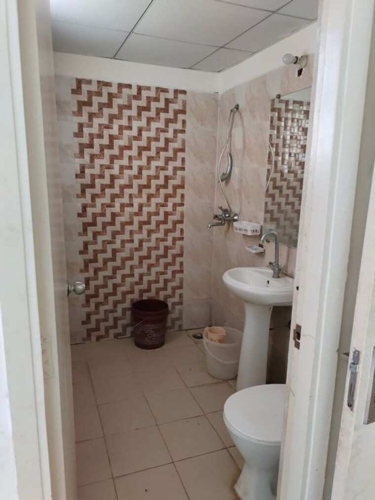 Bathroom, gaur-atulyam 2 Bedroom 955 Sq.Ft. Apartment In Omicron I Greater Noida Greater Noida 10143794