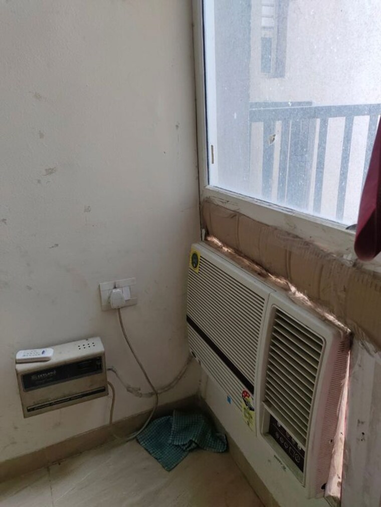 Balcony, gaur-atulyam 2 Bedroom 955 Sq.Ft. Apartment In Omicron I Greater Noida Greater Noida 10143794