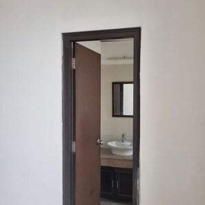 Room in 3 BHK Apartment at Indiabulls Centrum Park, Sector 103 – for Rent