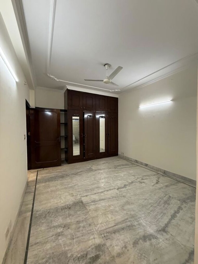 Room, greater kailash ii 3 Bedroom 2000 Sq.Ft. Builder Floor In Greater Kailash ii Delhi 10143810