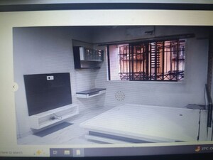 Room in 2 BHK Apartment at Chinchpokli – for Sale