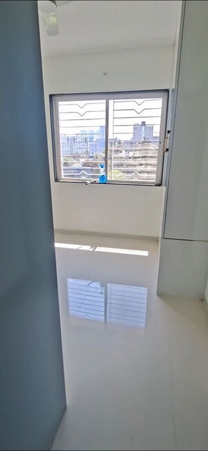 Room in 2 BHK Apartment at Sukhwani Hermosa Casa, Mundhwa – for Rent