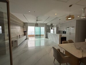 Team Area in 2 BHK Apartment at Mahalaxmi CHS Worli, Worli – for Rent