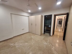 Room in 2 BHK Apartment at Aparna  Juhu, Juhu – for Rent