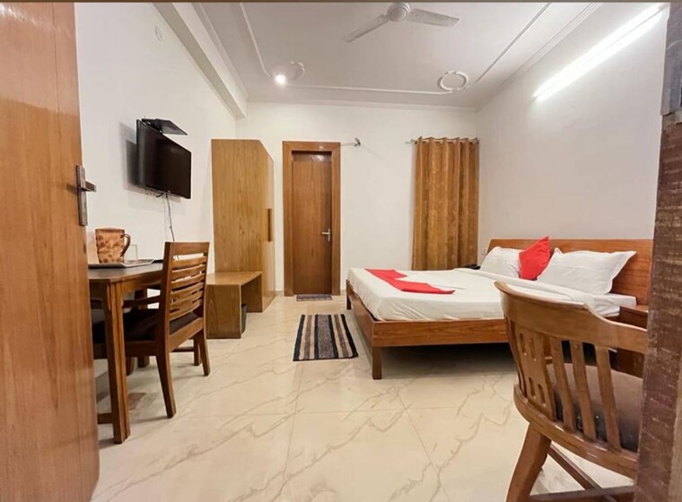 Living Room, sector 49 2.5 Bedroom 1500 Sq.Ft. Independent House In Sector 49 Noida 10143830