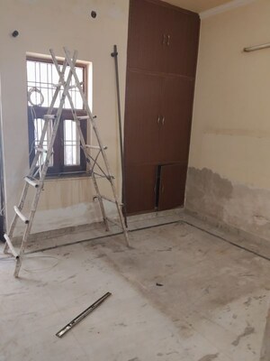 Room in 2 BHK Independent House at Sector 46 – for Rent