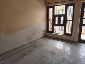 Room in 2 BHK Independent House at Sector 46 – for Rent