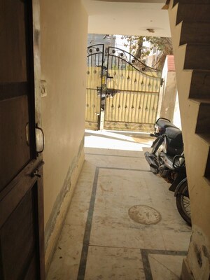 Parking in 2 BHK Independent House at Sector 46 – for Rent