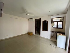 Room in 3 BHK Apartment at Gulmohar Park – for Rent