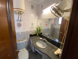 Team Area in 3 BHK Apartment at Gulmohar Park – for Rent