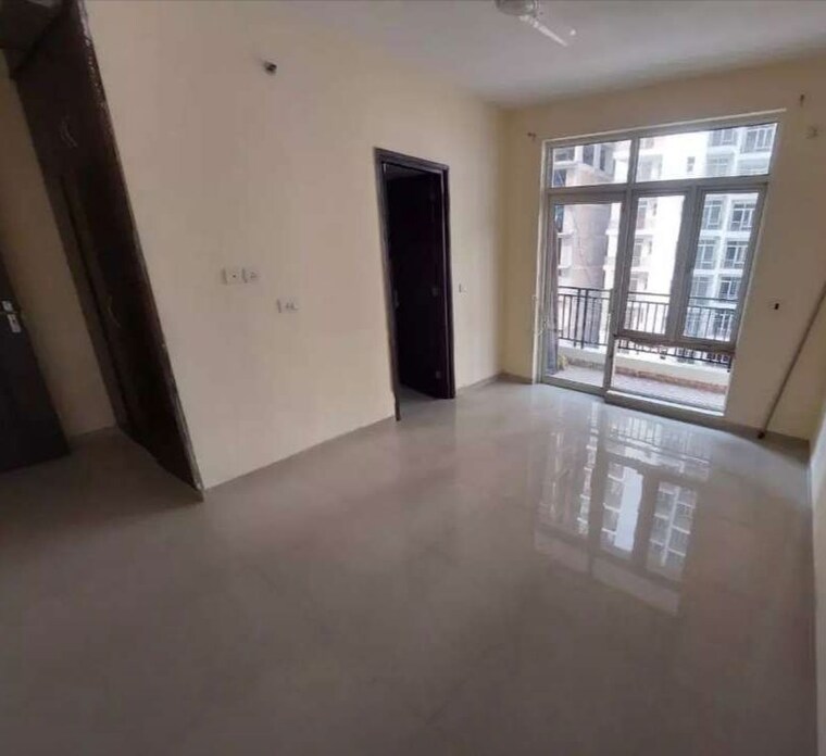 Room, hazratganj 3 Bedroom 1450 Sq.Ft. Apartment In Hazratganj Lucknow 10143892