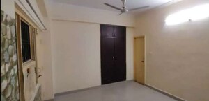 Room in 3 BHK Apartment at Hazratganj – for Rent