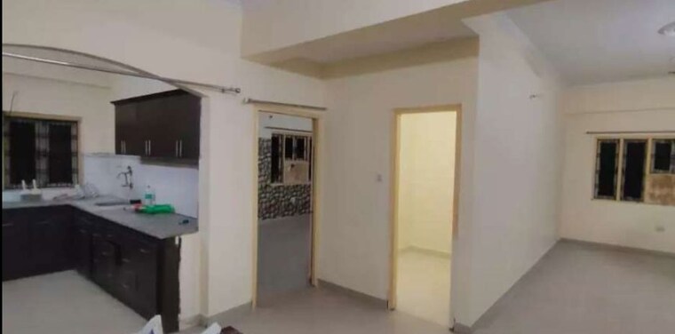 Room, hazratganj 3 Bedroom 1450 Sq.Ft. Apartment In Hazratganj Lucknow 10143892