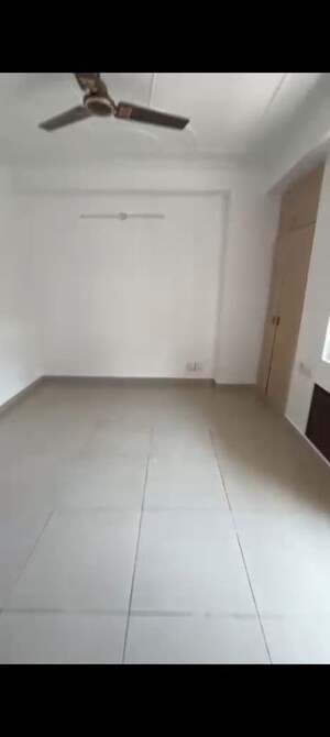 Room in 4 BHK Builder Floor at Indrapuram – for Sale
