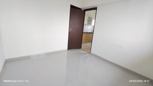 Room in 2 BHK Apartment at Omkar Signet, Malad East – for Rent