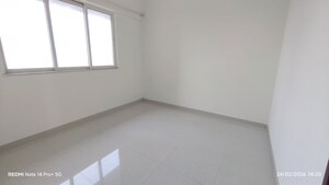 Room in 2 BHK Apartment at Omkar Signet, Malad East – for Rent