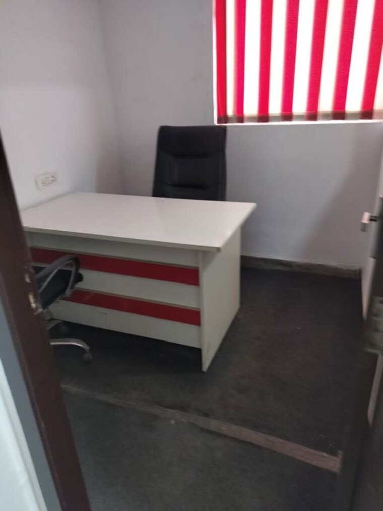 Floor Plan, sector 3 Commercial Office Space 550 Sq.Ft. In Sector 3 Noida 10143909