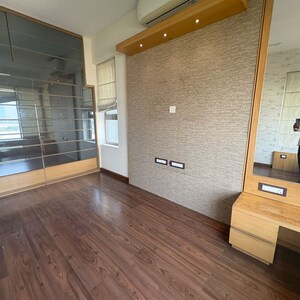 Room in 3 BHK Apartment at The Wadhwa The Address, Kurla West – for Rent