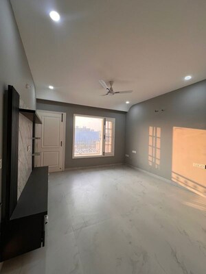 Room in 3 BHK Builder Floor at Sector 89 – for Rent