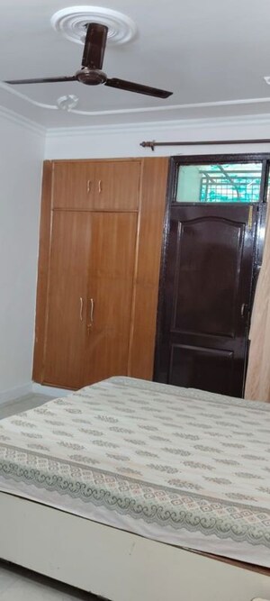 Furnished Amenities in 3.5 BHK Apartment at Sector 2 Dwarka – for Rent