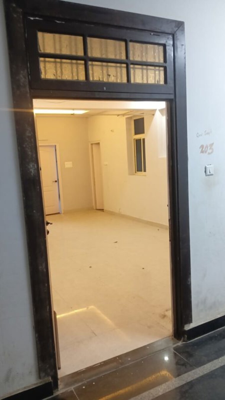 Room, im-apartments 2.5 Bedroom 1000 Sq.Ft. Apartment In Indira Nagar Lucknow 10143975