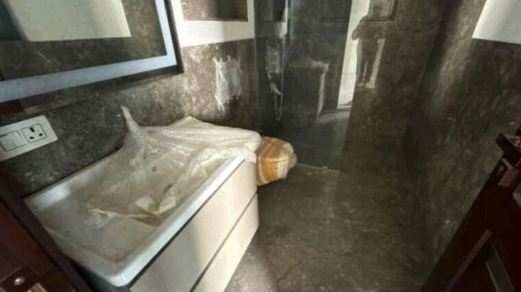 Bathroom, m3m-trump-tower 4 Bedroom 4550 Sq.Ft. Apartment In Sector 65 Gurgaon 10143976