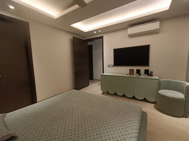 Bedroom, greater kailash ii 4 Bedroom 300 Sq.Yd. Builder Floor In Greater Kailash ii Delhi 10143982